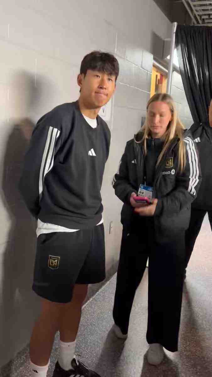 孙兴慜：总能看到印有我名字的热刺球衣，我感到无比自豪